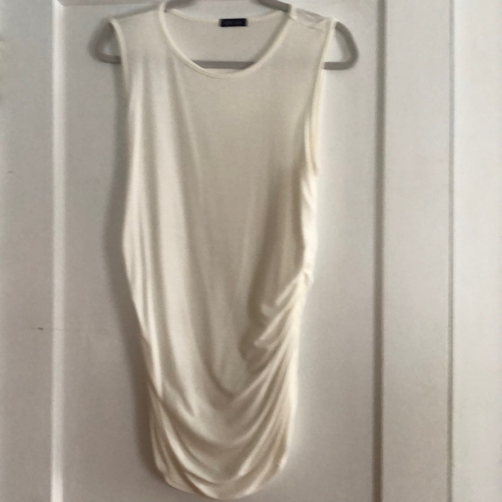 UK2LA off white top